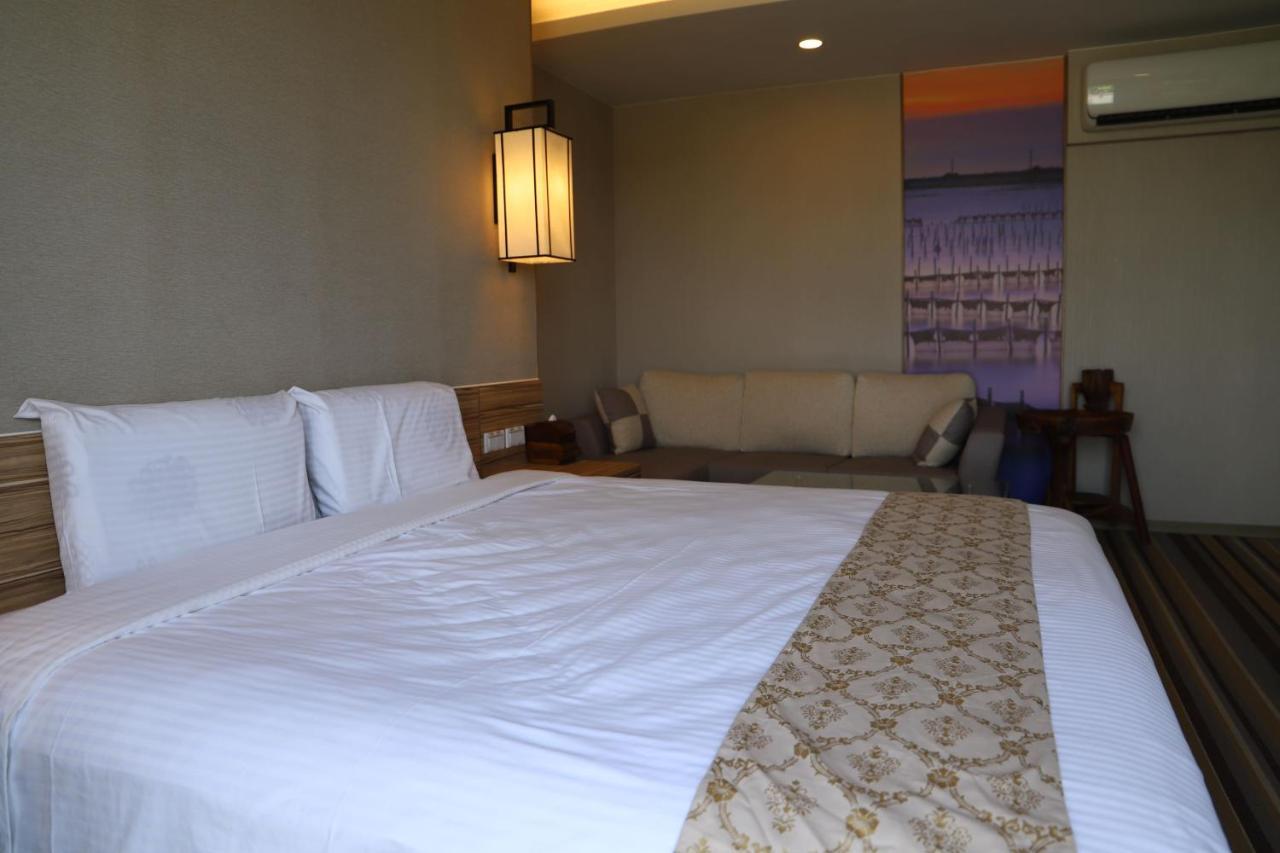 ไท่หนาน จูลี่ การ์เดน Hotel อันผิง ภายนอก รูปภาพ