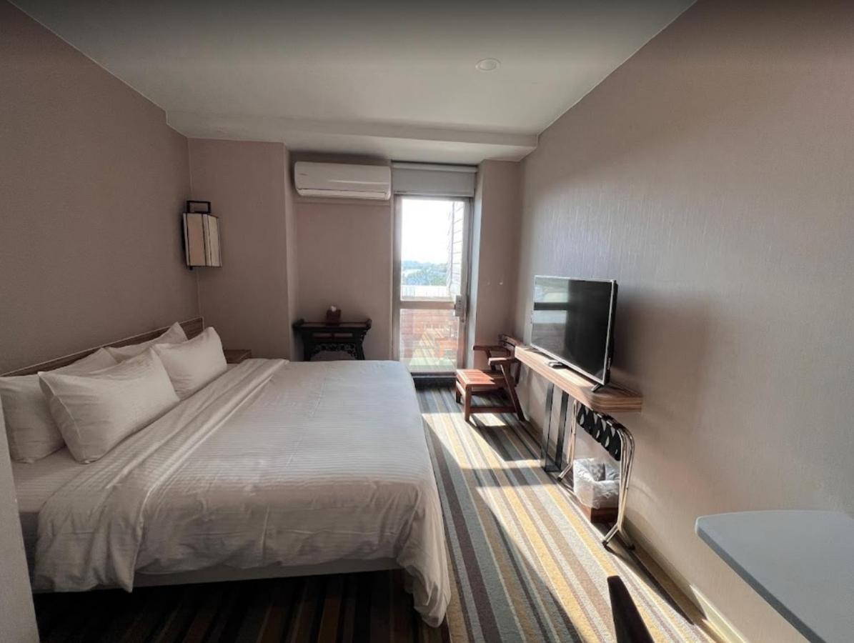ไท่หนาน จูลี่ การ์เดน Hotel อันผิง ภายนอก รูปภาพ