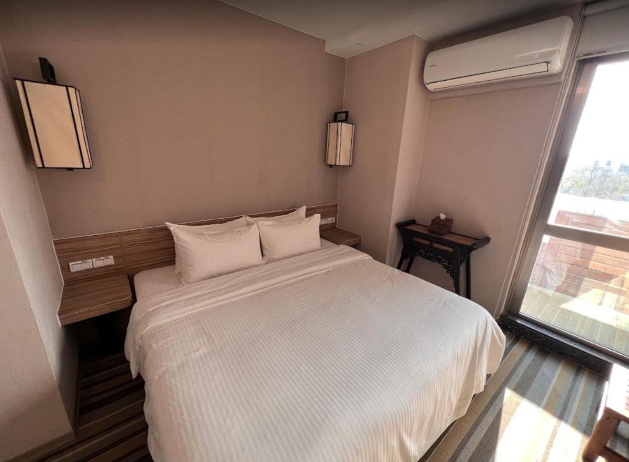 ไท่หนาน จูลี่ การ์เดน Hotel อันผิง ภายนอก รูปภาพ