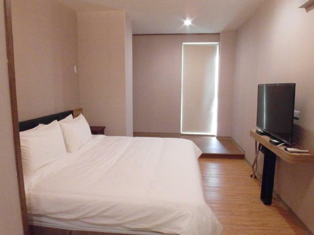 ไท่หนาน จูลี่ การ์เดน Hotel อันผิง ภายนอก รูปภาพ